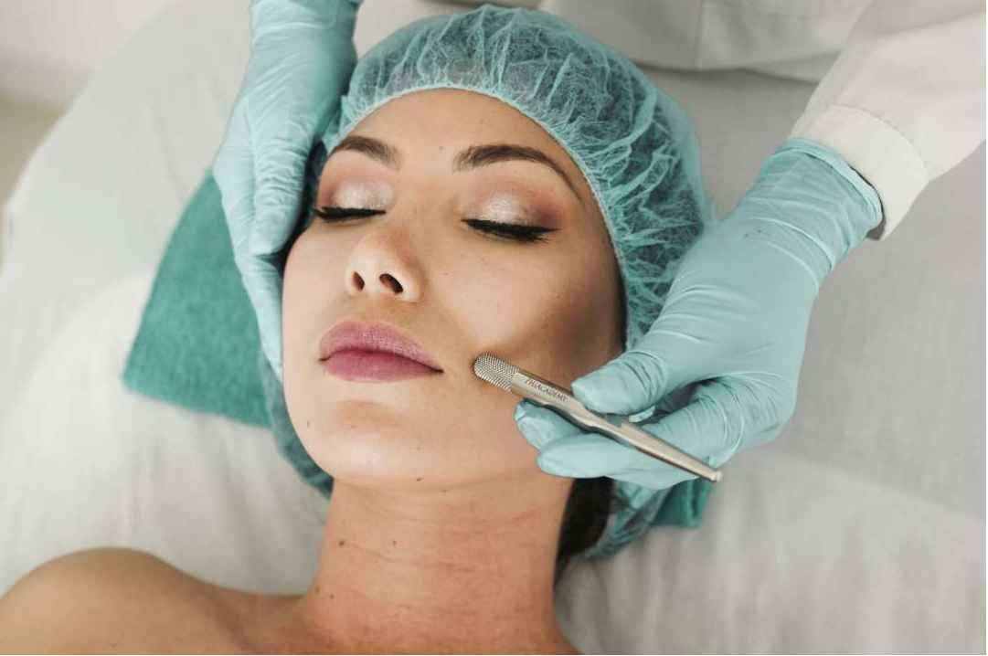 Lash application